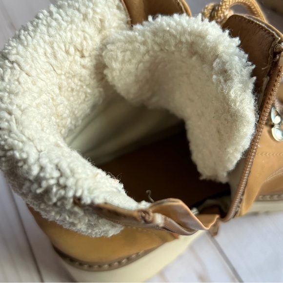 DV by DOLCE VITA Cream & Tan Girls Ankle Boots Size 5 - Picture 14 of 16